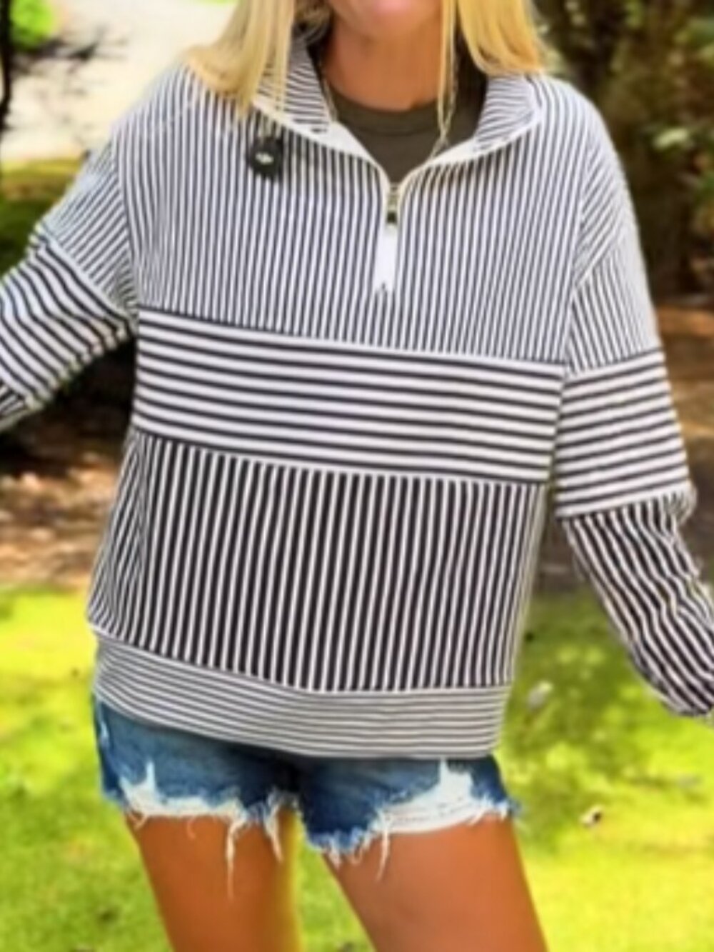 NWOT Crown & Ivy Women’s XXL black and white striped quarter-zip